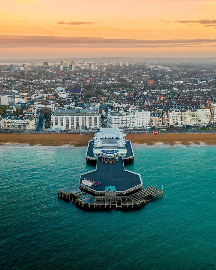 Southsea Royale James Bond 3 Bed Cool Penthouse, Seafront Parking Portsmouth Buitenkant foto