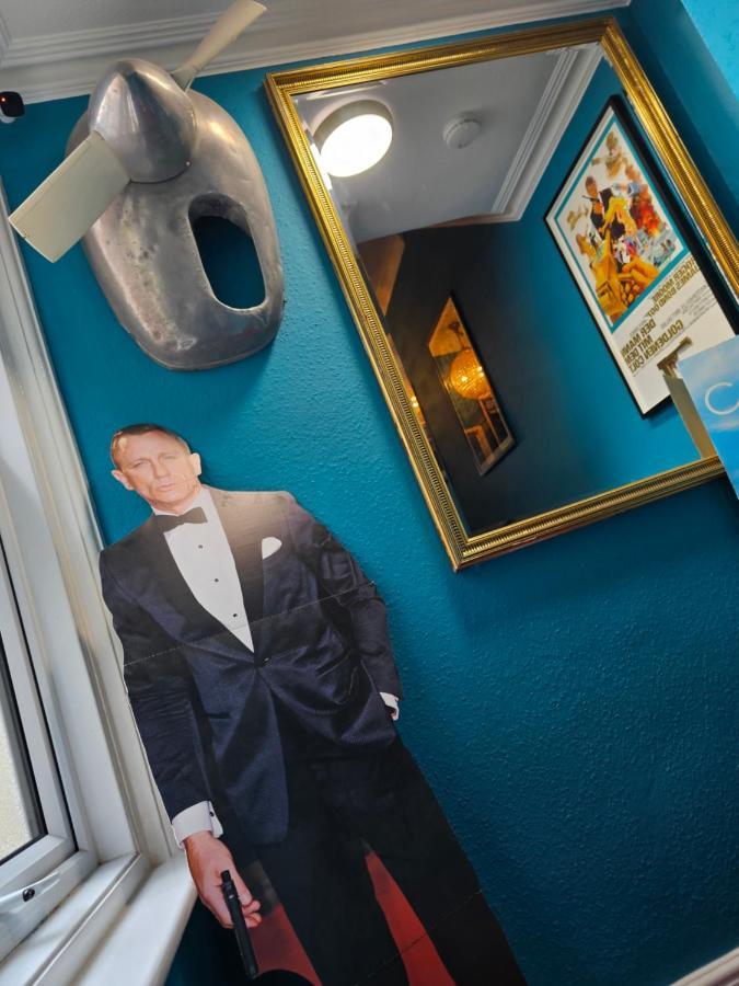 Southsea Royale James Bond 3 Bed Cool Penthouse, Seafront Parking Portsmouth Buitenkant foto