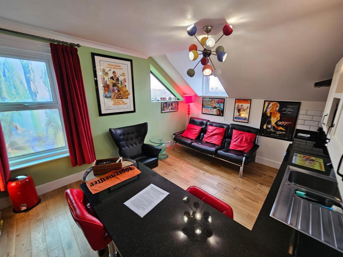 Southsea Royale James Bond 3 Bed Cool Penthouse, Seafront Parking Portsmouth Buitenkant foto